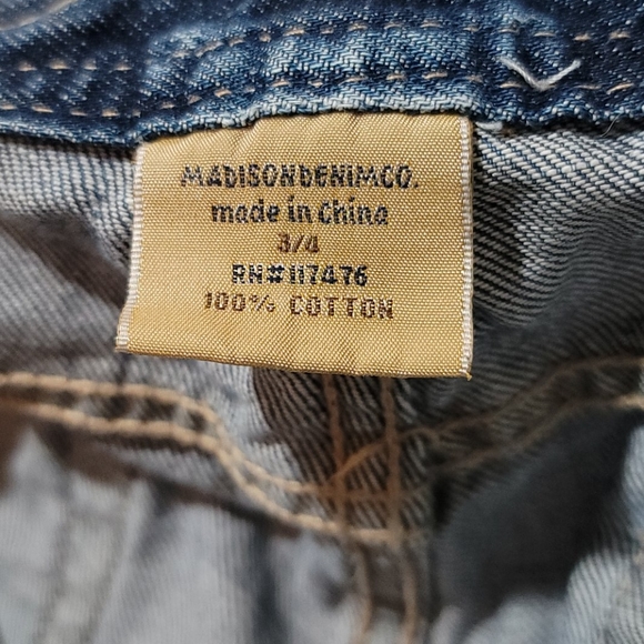 MADISON DENIM CO CUTT OFF JEAN SHORTS EMBROIDERED DISTRESSED BLUE DENIM SZ 3/4 - Picture 9 of 11